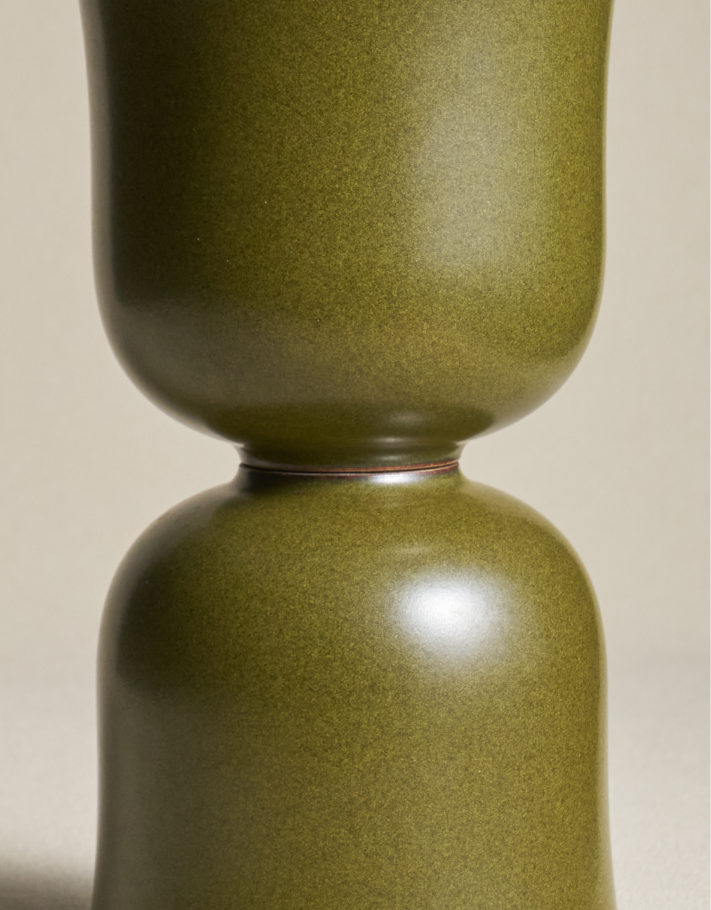 The Architecture of the Hand: Engineering the Ergonomic Pour