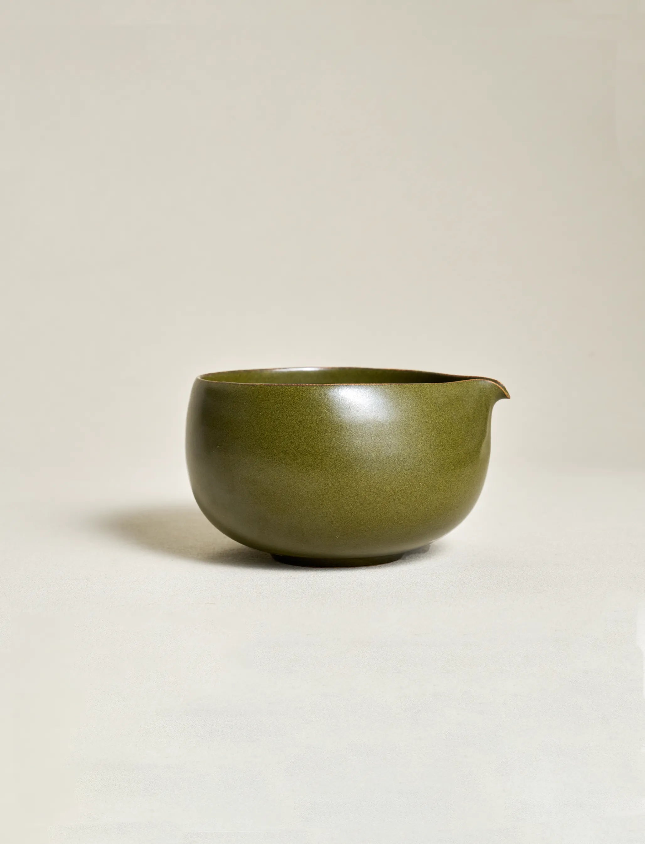 Minimalist SaraGaia Matcha bowl with spout. Premium handcrafted Jingdezhen ware.