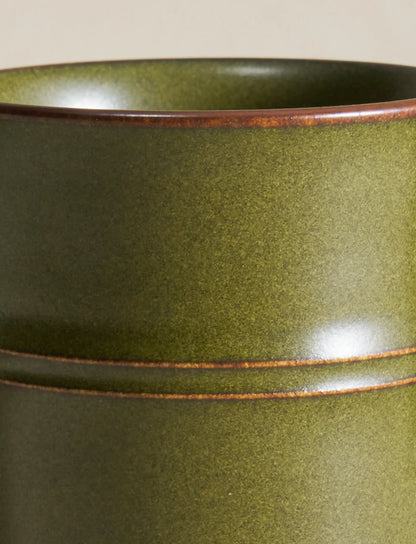 Macro close-up of Saragaia Tea Dust mineral glaze, showcasing the crystalline patina texture
